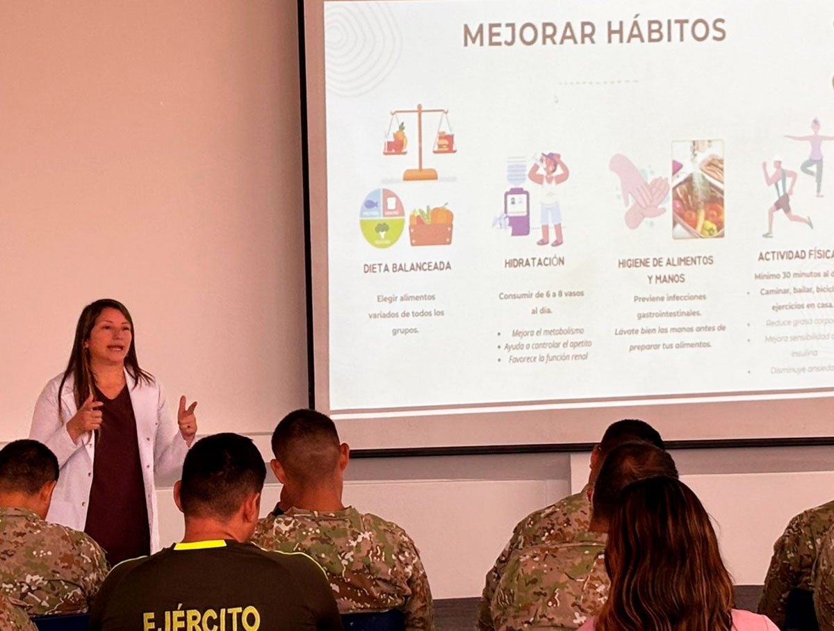 Charla sobre prevención y tratamiento del aumento excesivo de peso en el Cologe