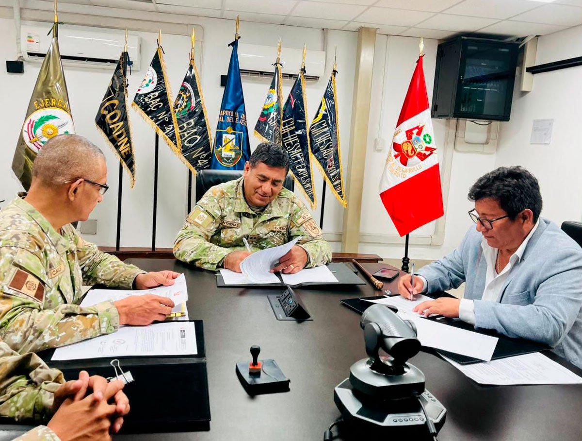 Ejército del Perú y municipalidad de Santa Eulalia suscriben convenio para acciones de prevención ante desastres